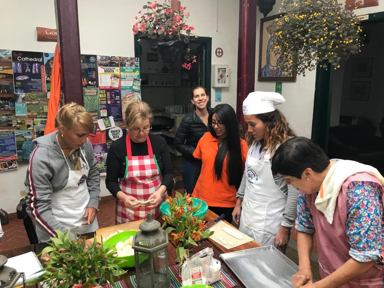 Chocolate Hostel Bogota Ngoại thất bức ảnh